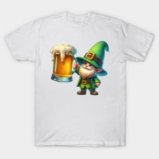 St Patricks Day Gnome Drinking Beer T-Shirt